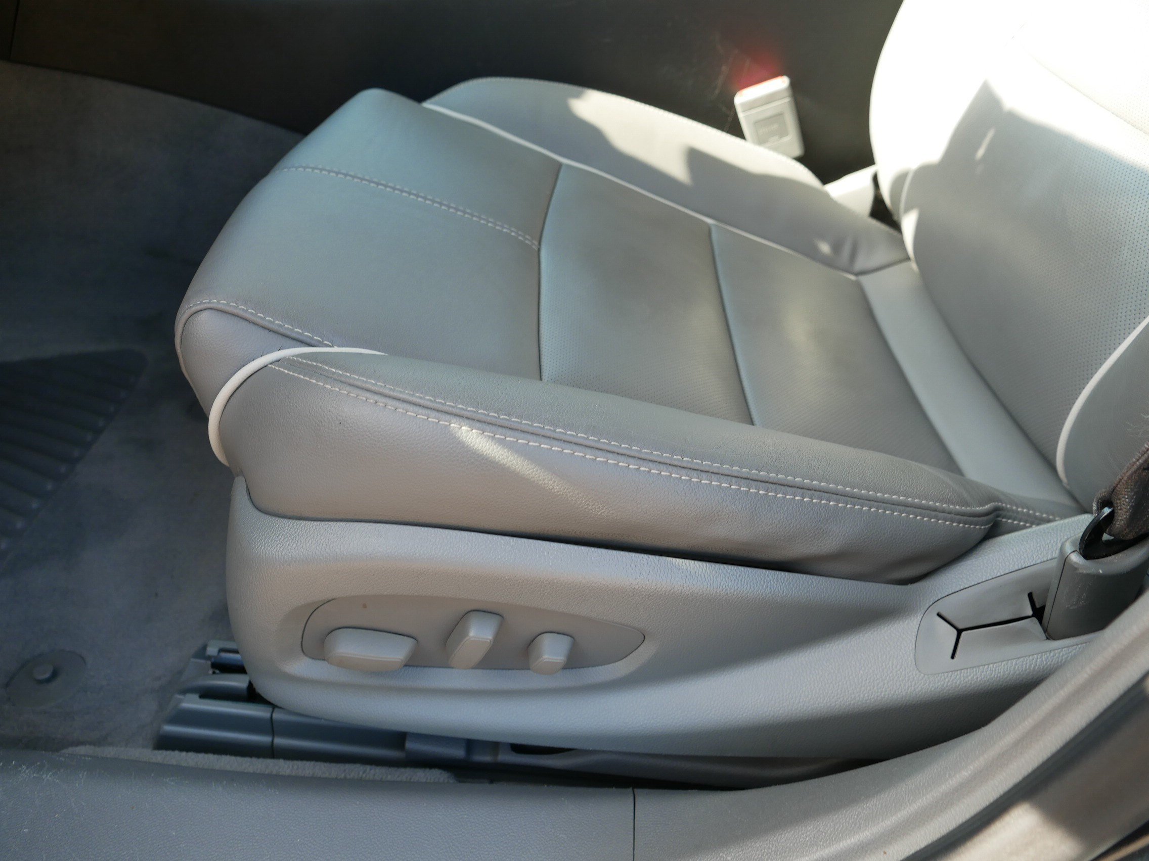 Used 2014 Ashen Gray Metallic Chevrolet LTZ image 20
