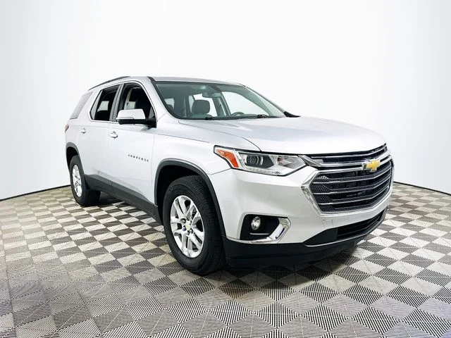 Pre-Owned 2020 Chevrolet Traverse LT