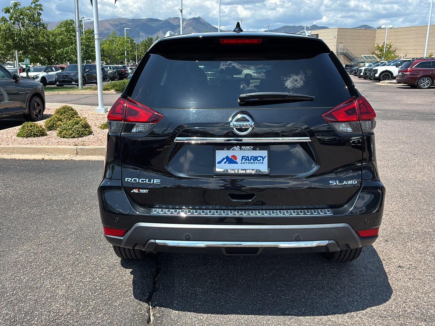 Used 2020 Magnetic Black Pearl Nissan SL image 6