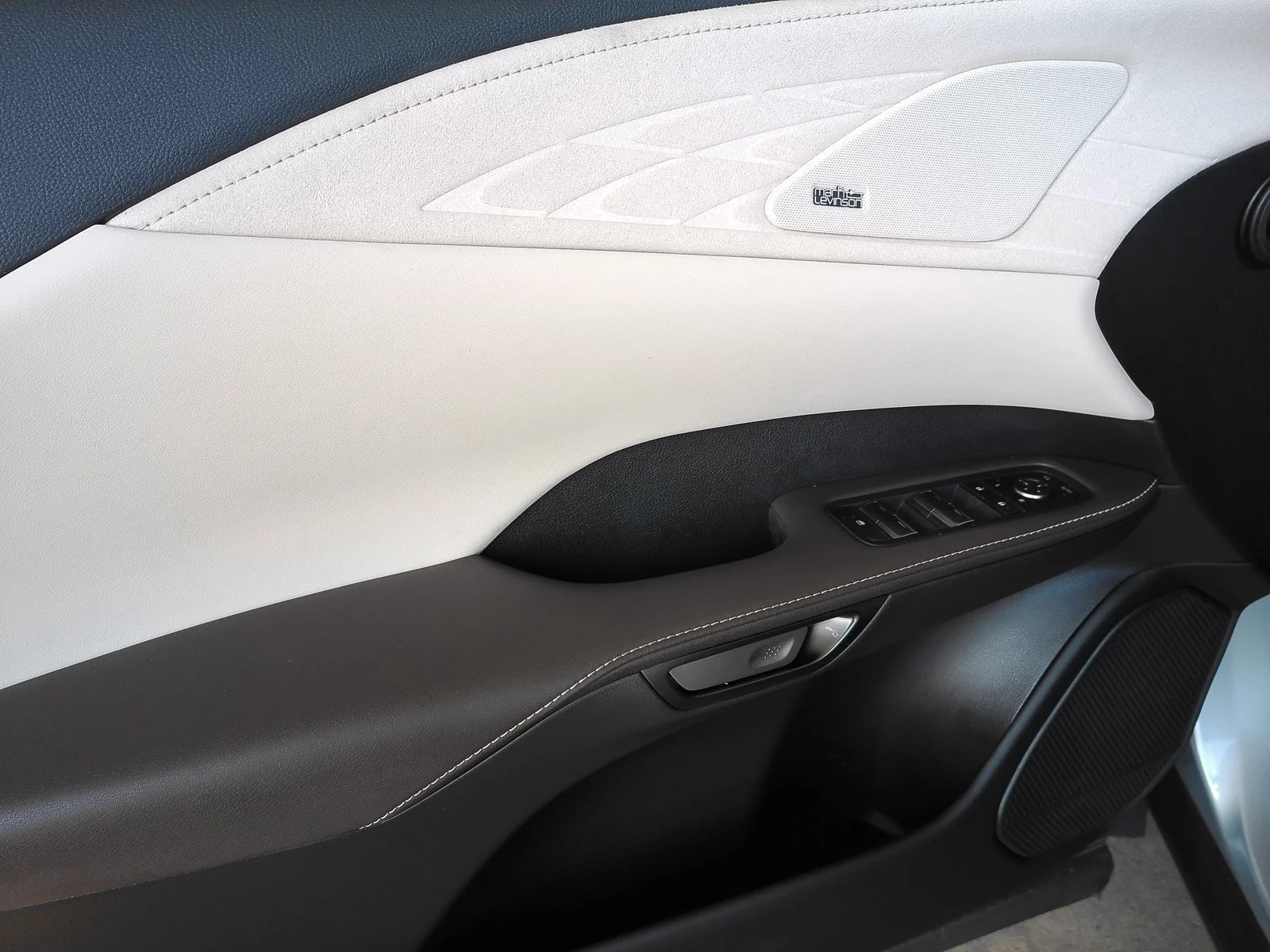 Used 2024 Silver Lexus 350h Luxury image 22