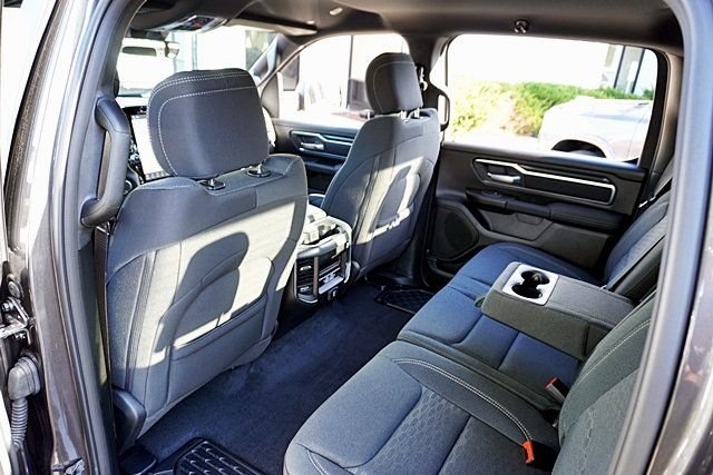 New 2026 Granite Crystal Metallic Clear-Coat Exterior Paint RAM Big Horn Sport Appearance Edition image 24