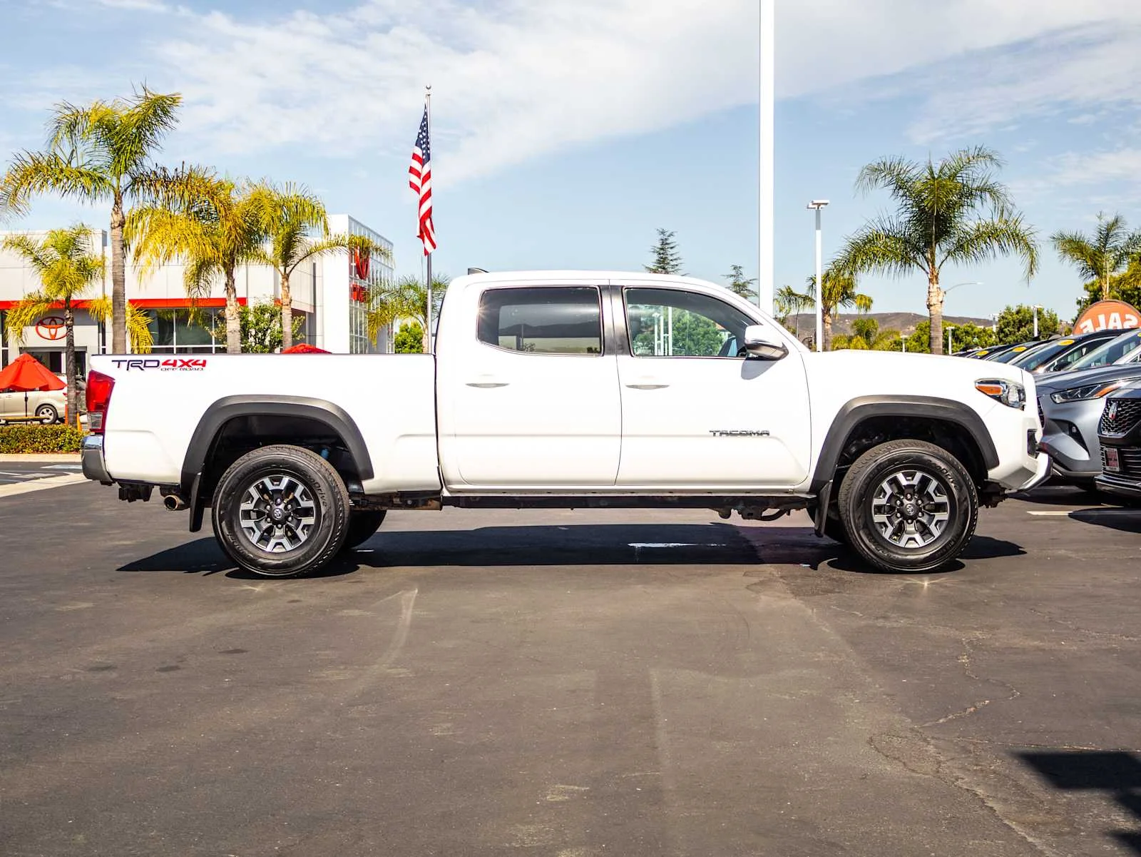 Used 2017 Super White Toyota TRD Off Road image 19