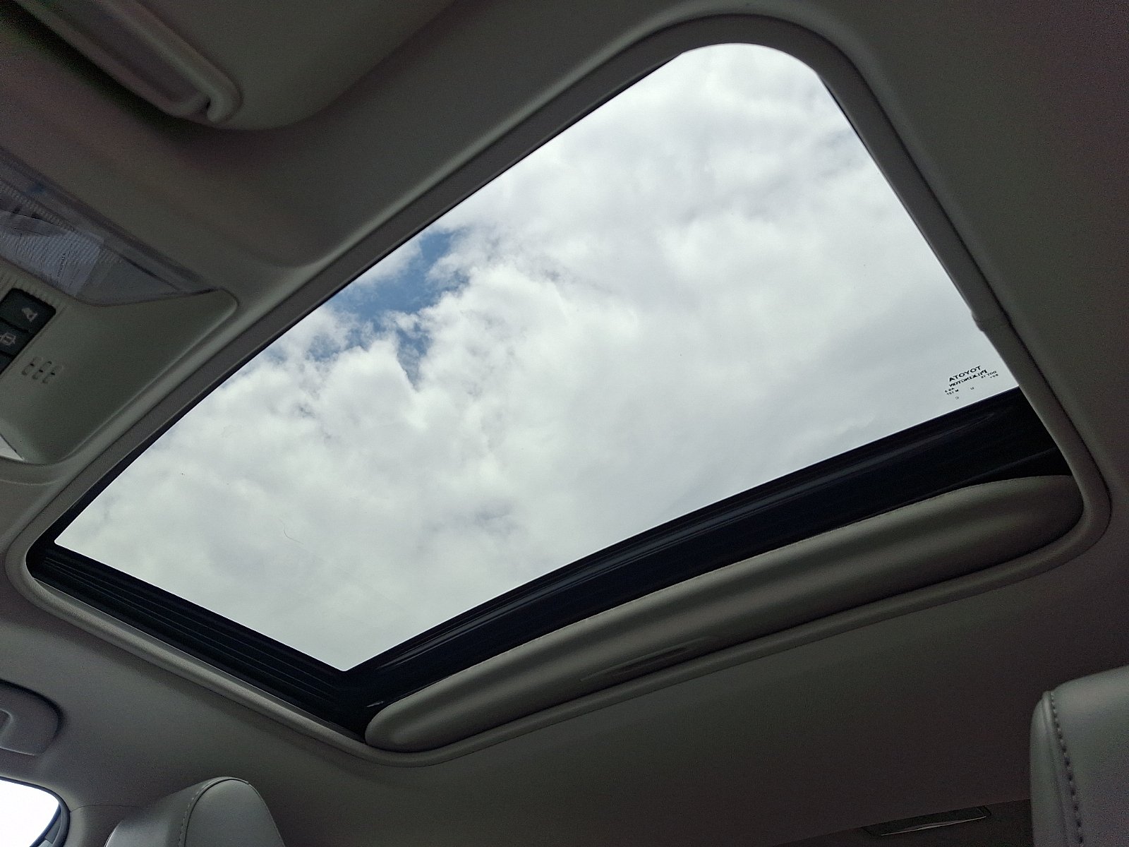 2019 Toyota RAV4 XLE Premium - Photo 22