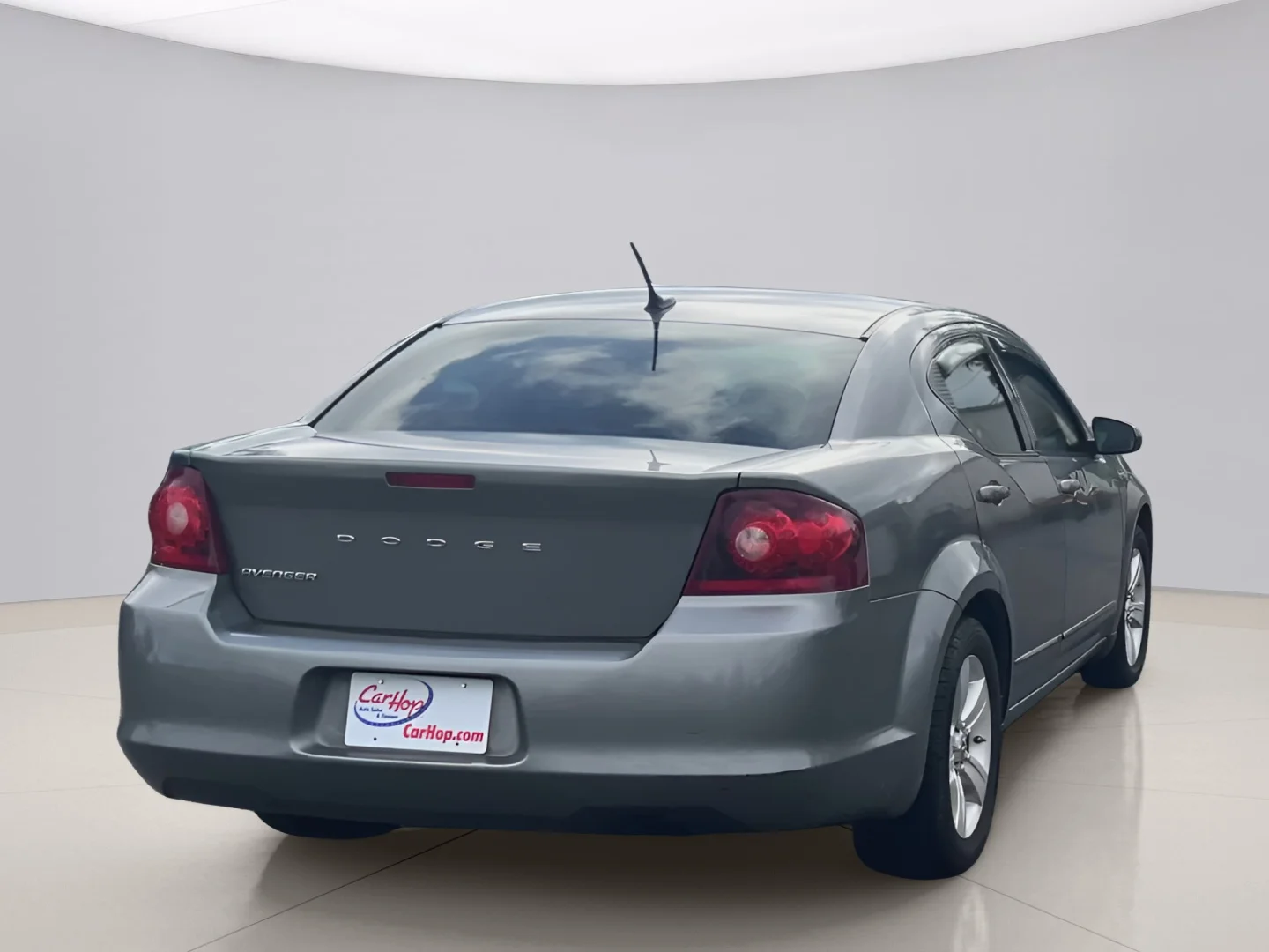 Used 2012 Gray Dodge SE image 3