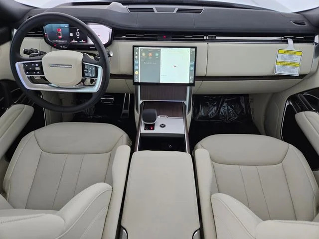 New 2026 Fuji White Land Rover SE image 4