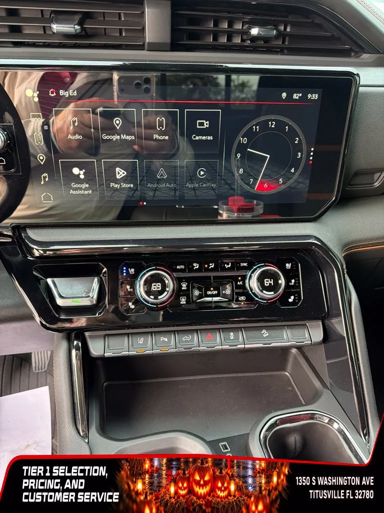 Used 2024 Titanium Rush Metallic GMC AT4 image 5