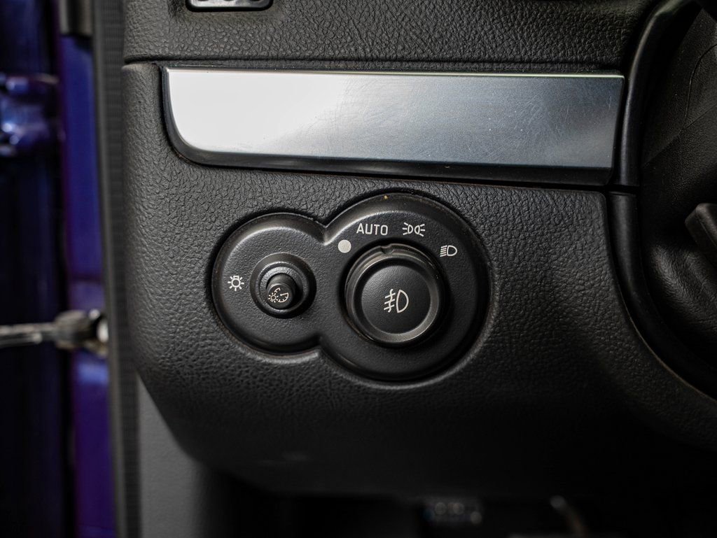 Used 2004 Ultra Violet Metallic Chevrolet  image 24