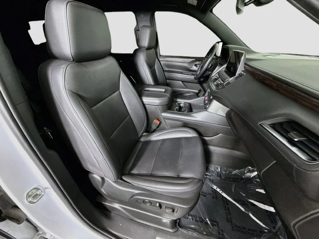 Used 2022 White Chevrolet Z71 image 28