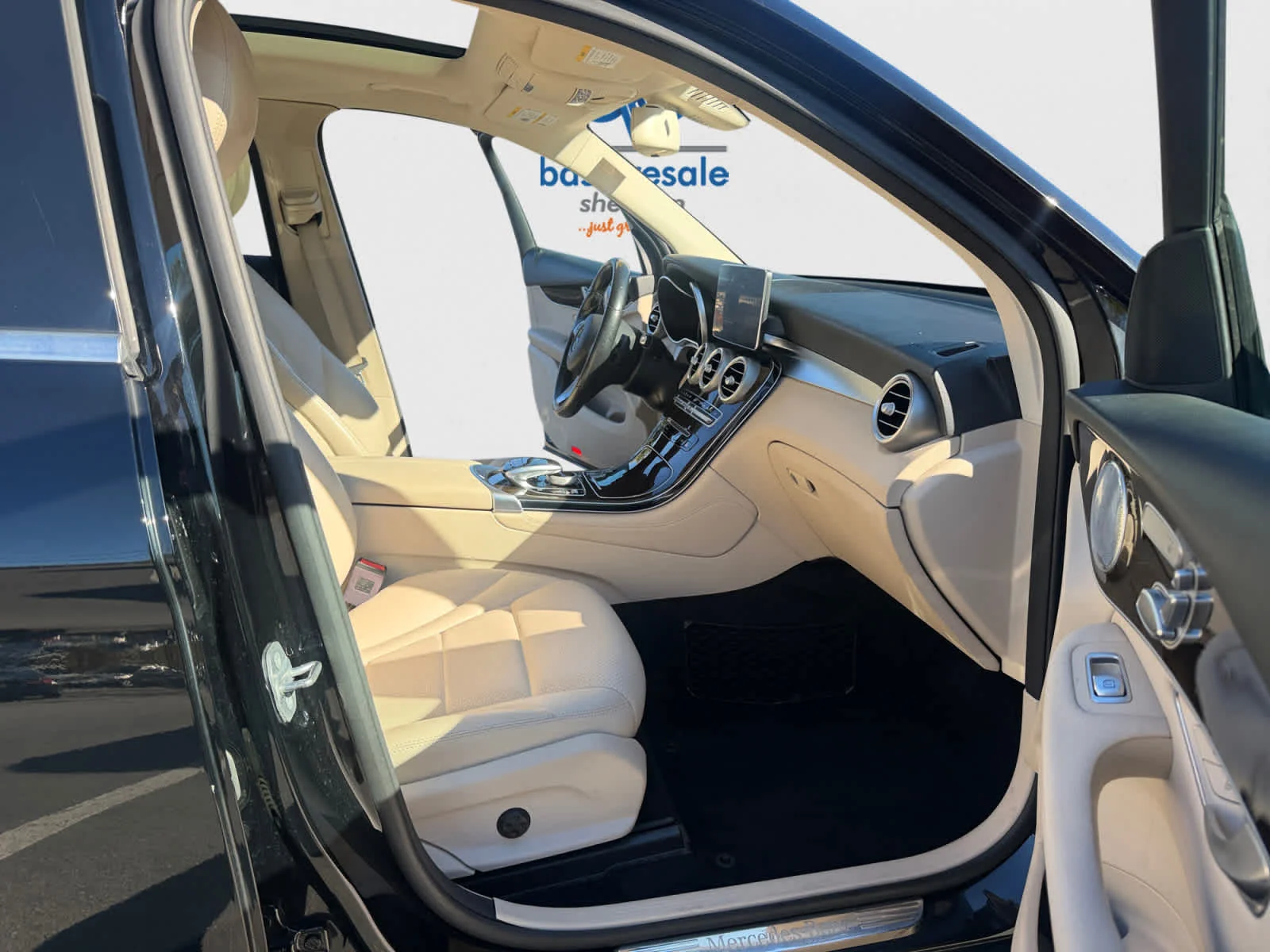 Used 2019 Black Mercedes-Benz GLC 300 image 23