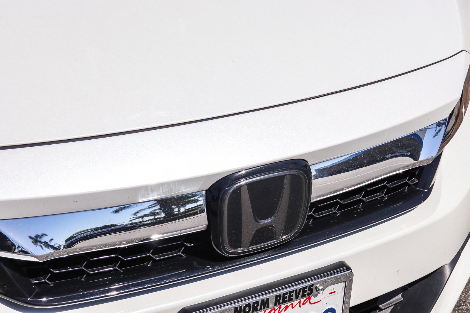 Used 2019 Platinum White Honda Base image 4