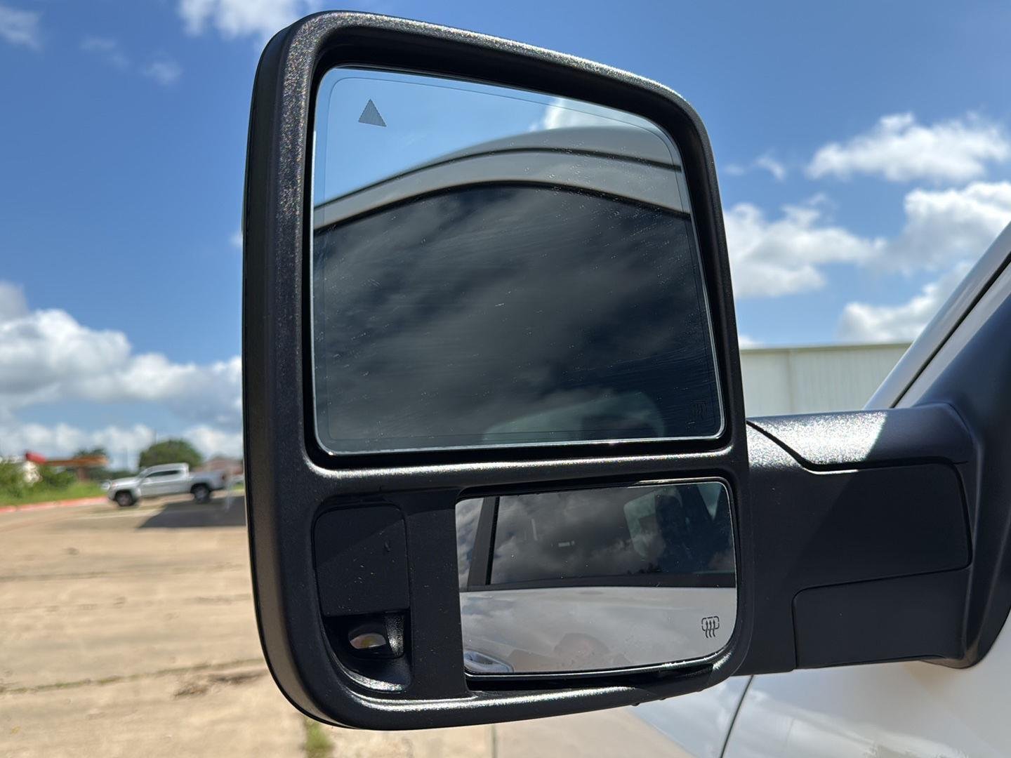 New 2026 Bright White Clear-Coat Exterior Paint RAM Laramie image 52