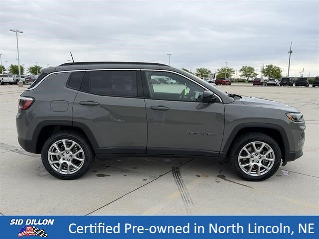 Used 2023 Sting-Gray Clearcoat Jeep Latitude Lux image 3