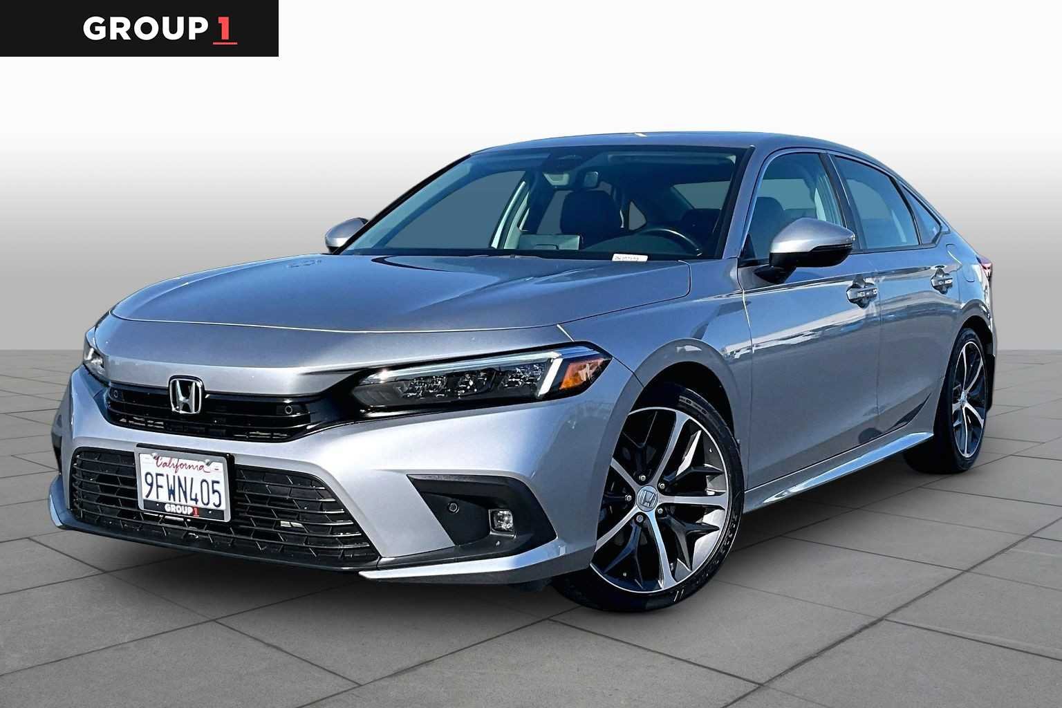 2023 Honda Civic Touring CVT's photo