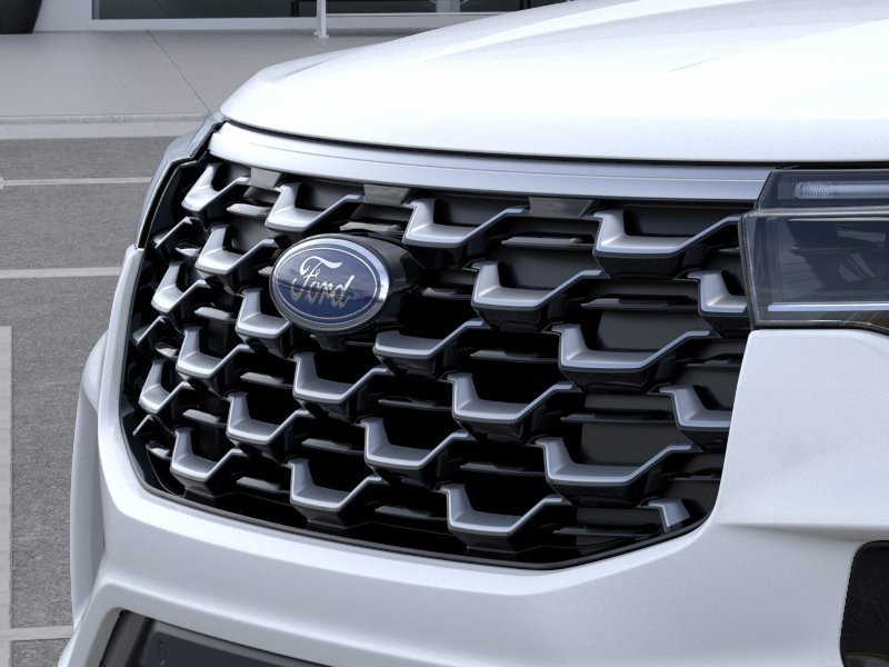 New 2026 Star White Metallic Tri-Coat Ford Platinum™ image 17