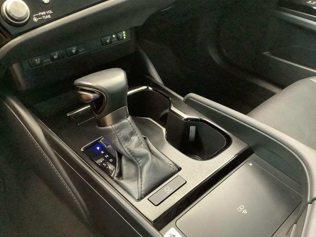 Used 2023 White Lexus 350 image 23