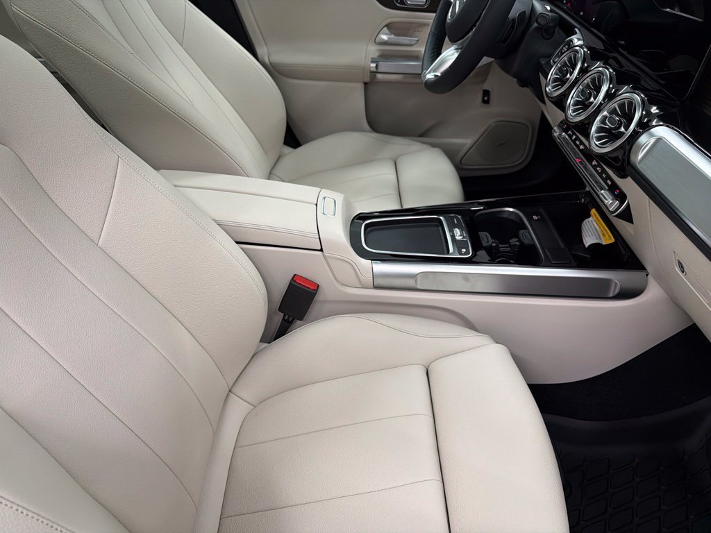 New 2026 Night Black Mercedes-Benz GLB 250 image 61