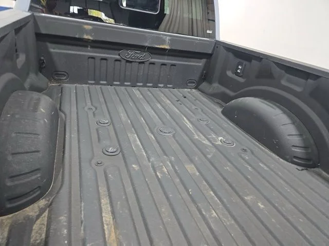 Used 2025  Ford Lariat image 16