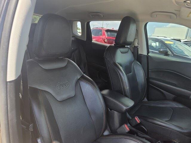 Used 2019 Granite Crystal Metallic Clearcoat Jeep Limited image 28