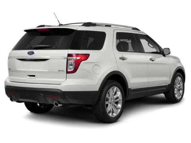 Used 2015 Ruby Red Metallic Ford XLT image 2