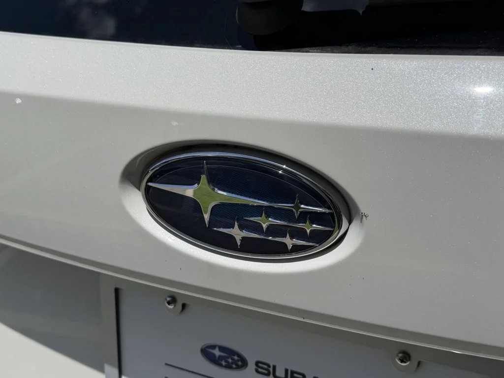 New 2026 CRYSTAL WHITE PEARL Subaru Base image 10