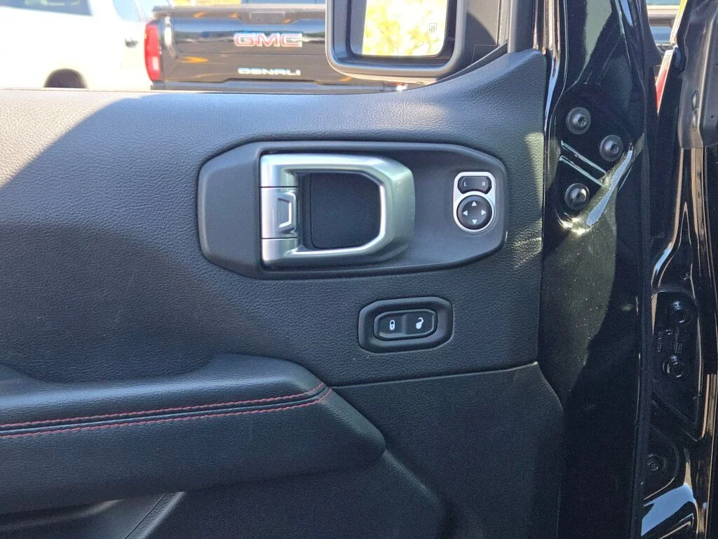 Used 2020 Black Jeep Unlimited Rubicon image 22