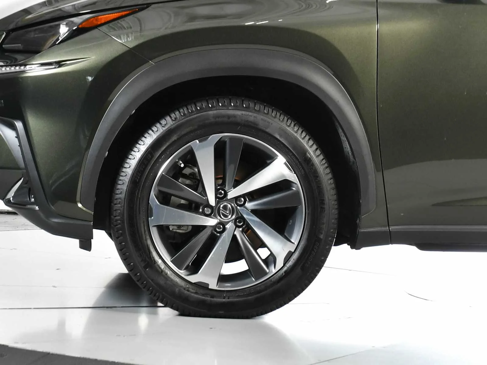 Used 2021 Nori Green Pearl Lexus  image 12