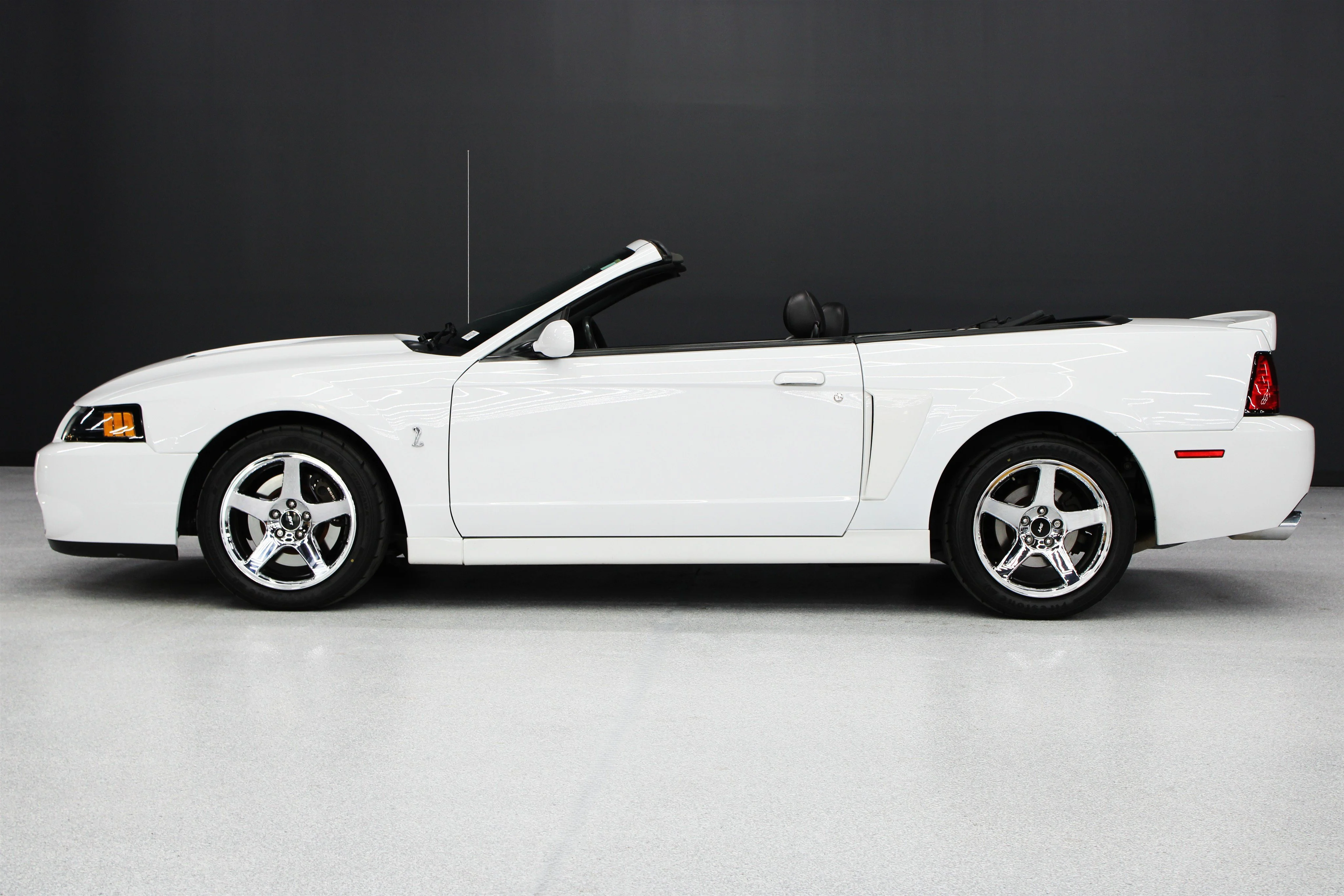 2004 Ford Mustang Cobra SVT - Photo 26