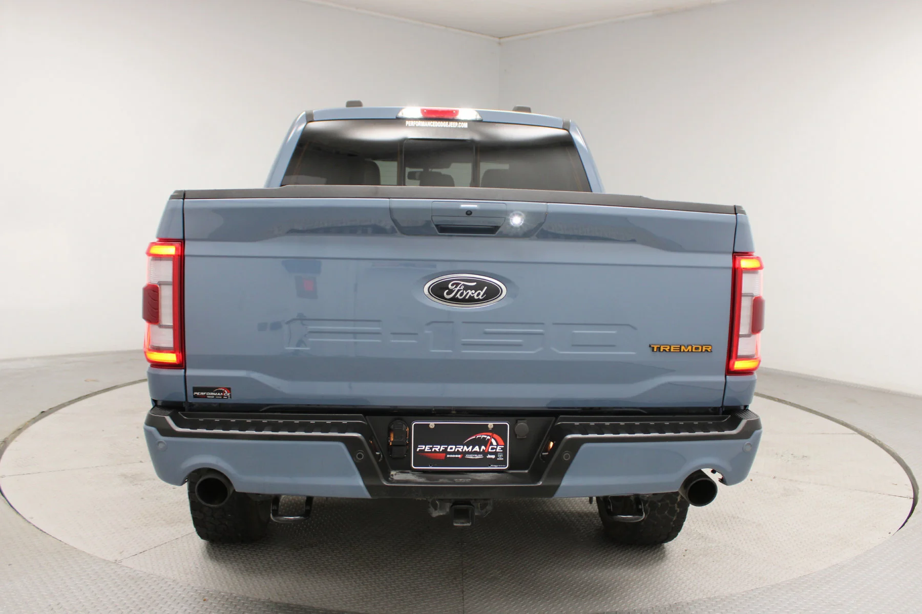 Used 2023 AZURE GRAY METALLIC TRICOAT Ford Tremor 4WD SuperCrew Box image 38