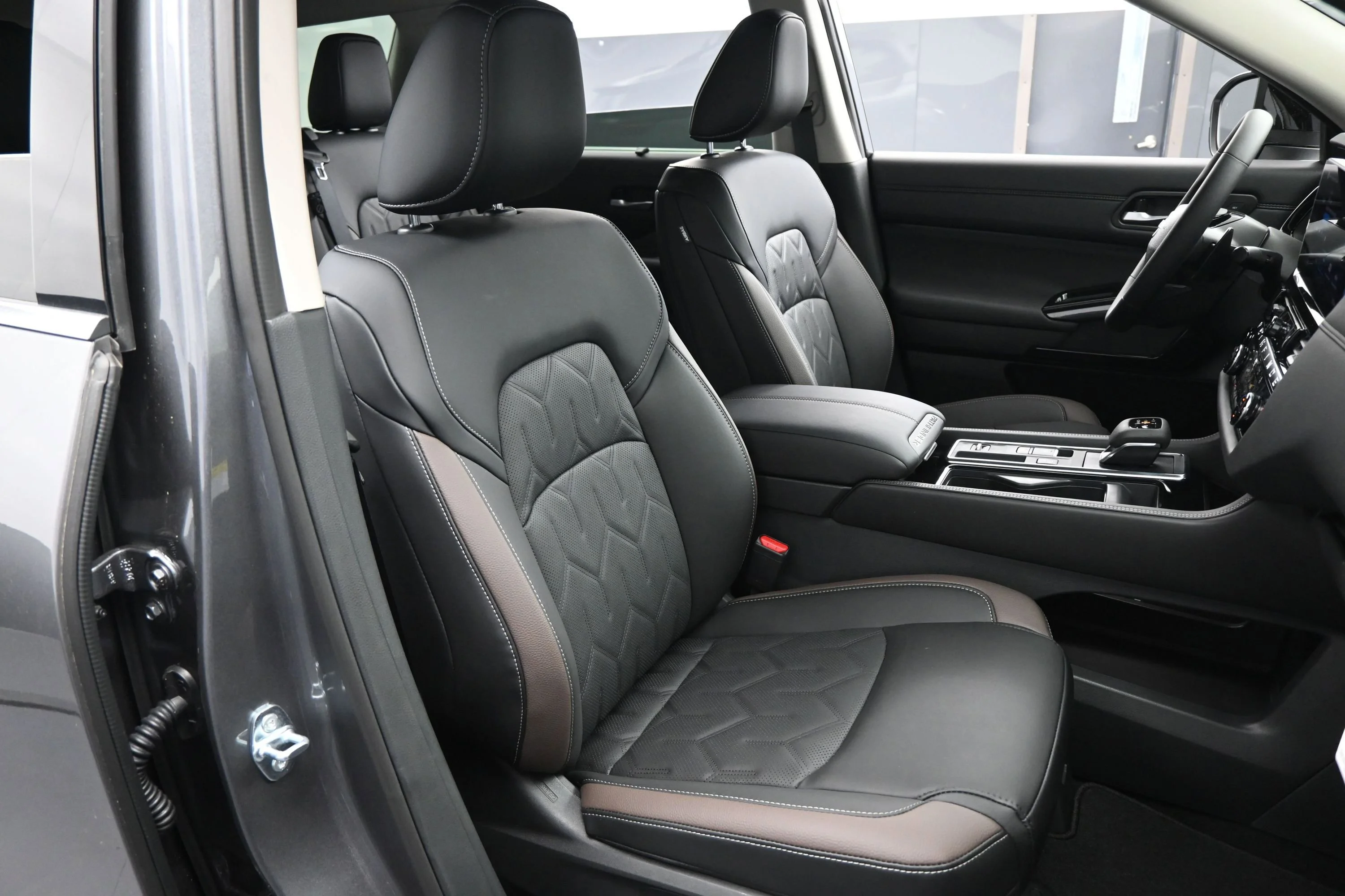 New 2026 Gun Metallic Nissan Platinum image 15