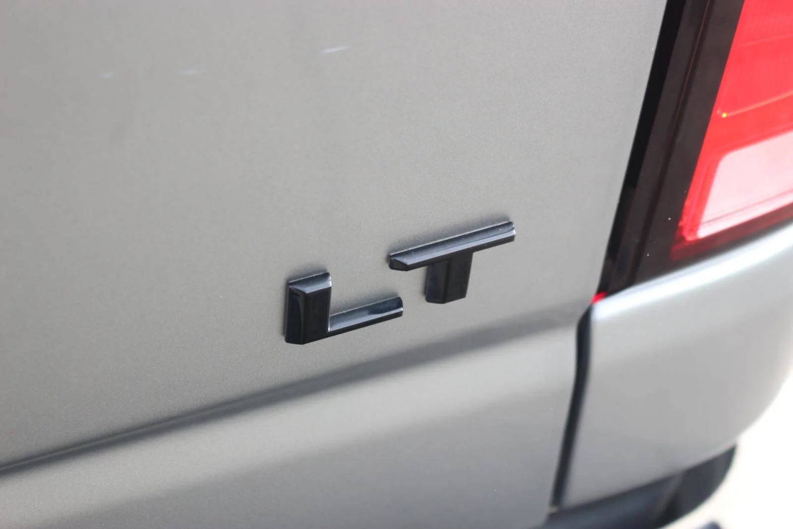 Used 2025 Sterling Gray Metallic Chevrolet LT image 14