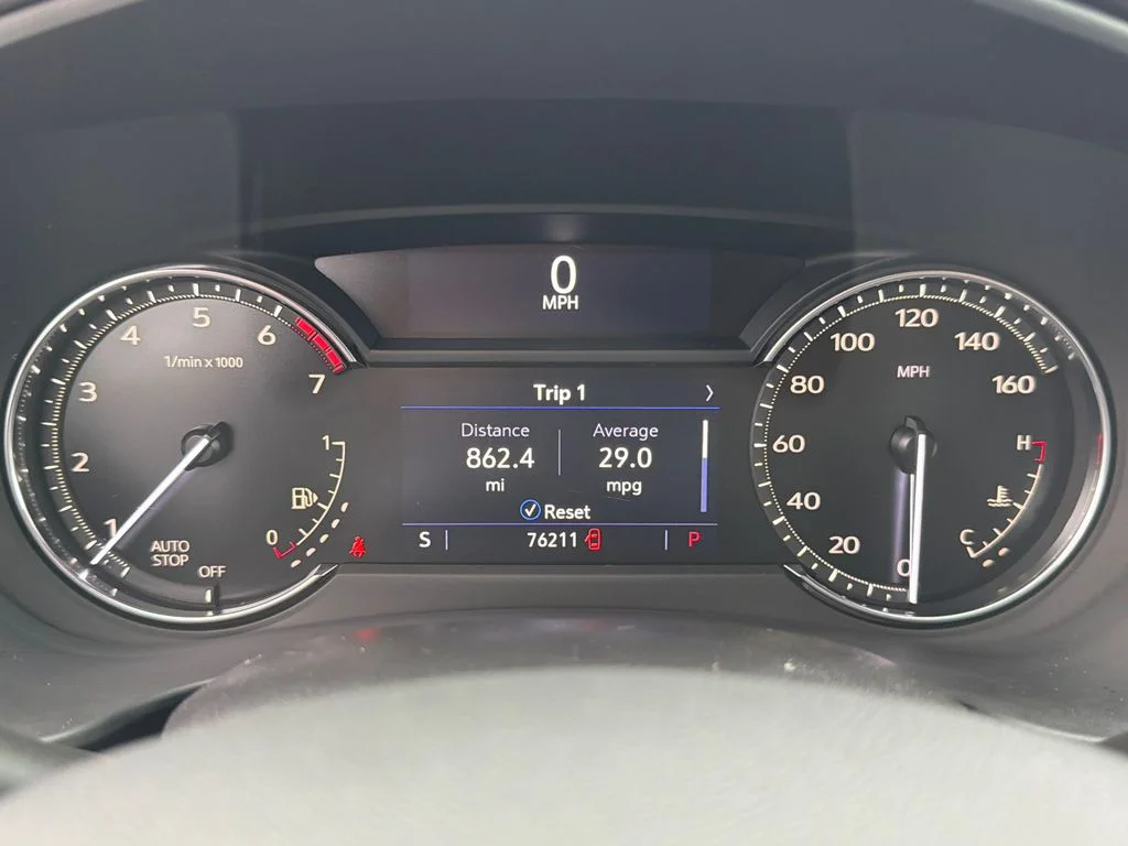 Used 2022 Silver Cadillac Premium Luxury image 27