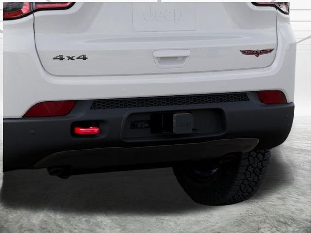 New 2026 Bright White Clear-Coat Exterior Paint Jeep Trailhawk image 14