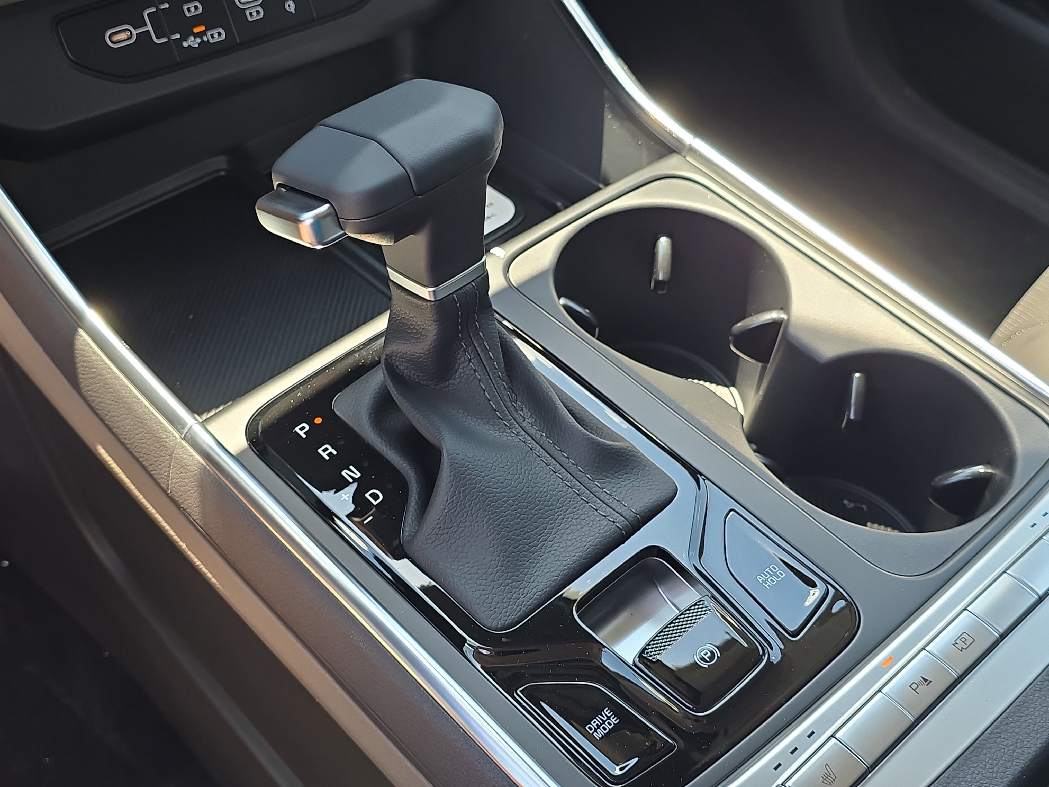 New 2026 Ivory Silver Kia EX image 28
