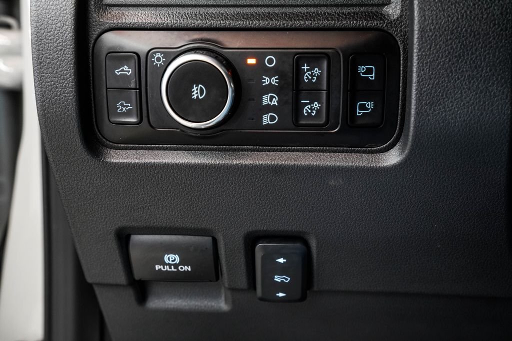 Used 2026 White Ford Lariat image 38