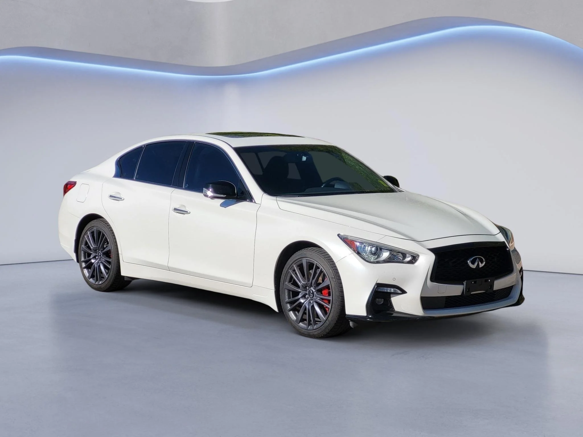 Used 2023 Majestic White INFINITI RED SPORT 400 image 3
