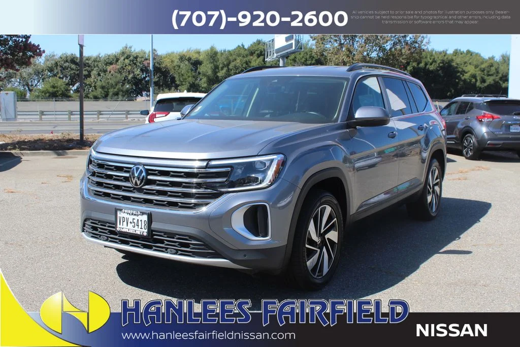 Used 2025  Volkswagen 2.0T SE w/Technology image 3