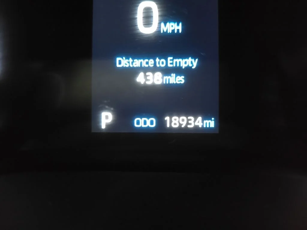 Used 2021 White Toyota XLE image 23