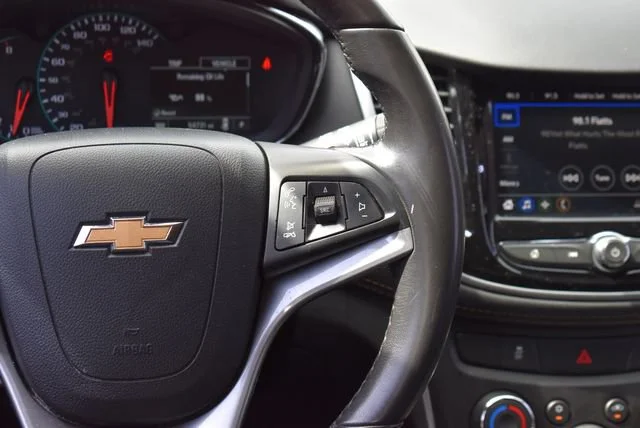 Used 2022 Mosaic Black Metallic Chevrolet LT image 27