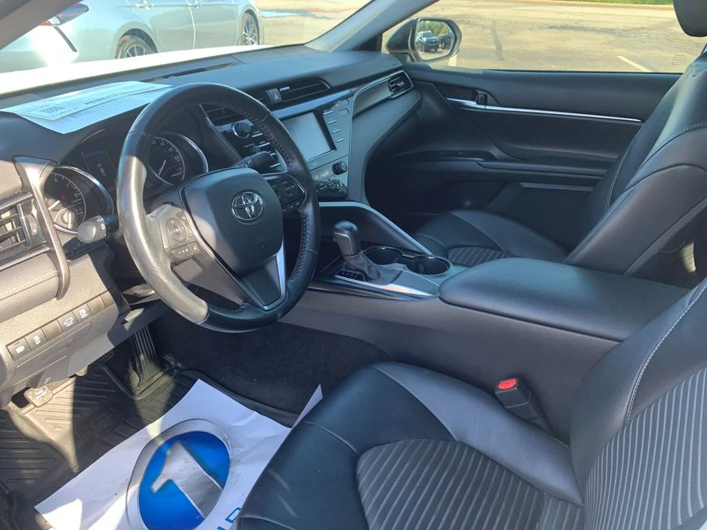 Used 2020 White Toyota SE Nightshade image 11