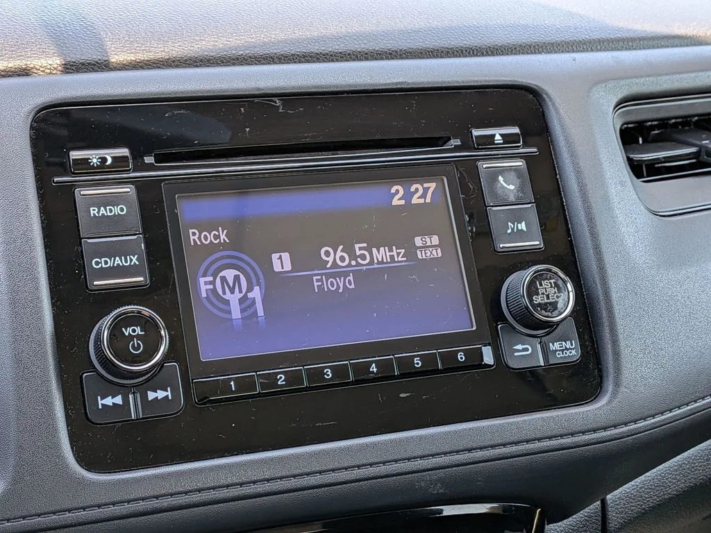 Used 2016  Honda LX image 16