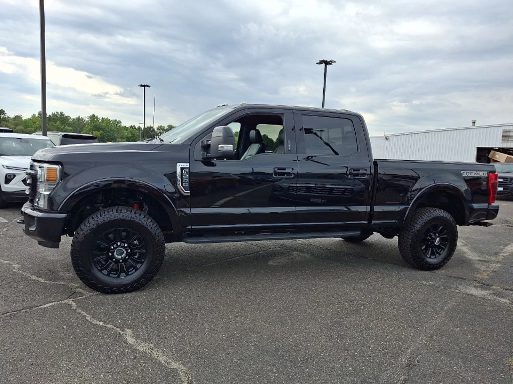 Used 2022 Black Ford LARIAT image 7