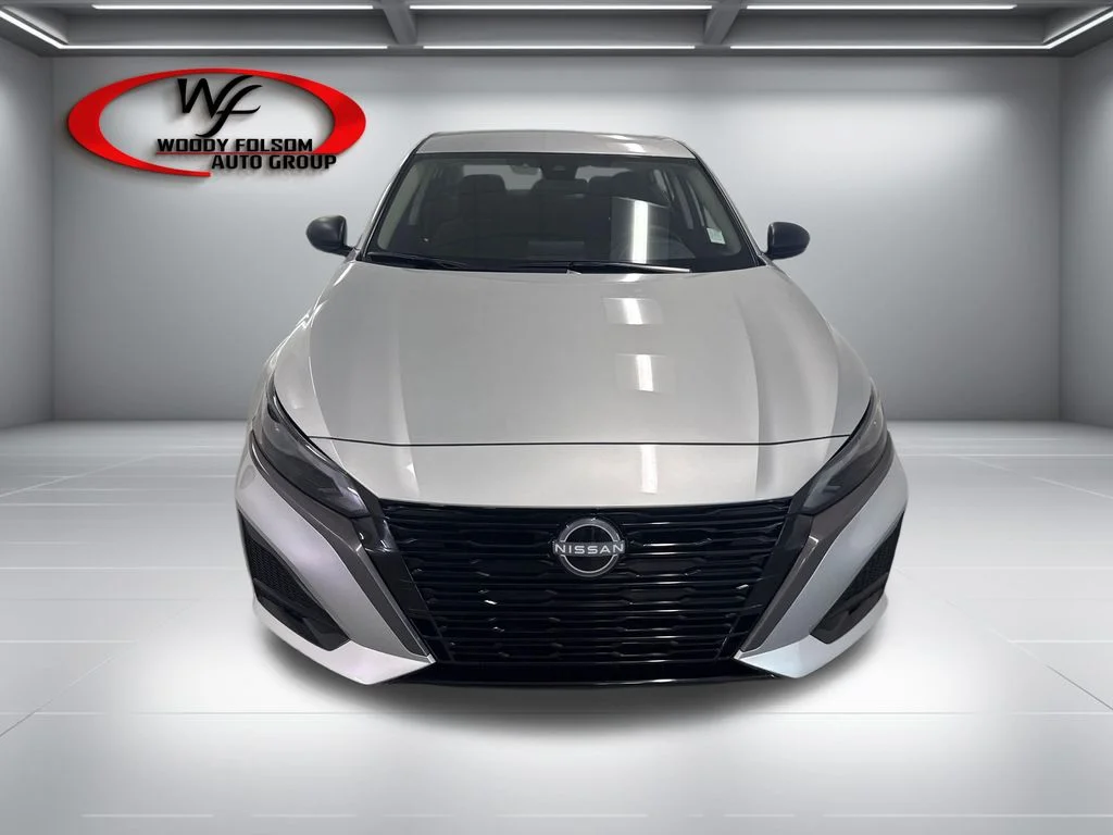 New 2026 Brilliant Silver Metallic Nissan SV image 2