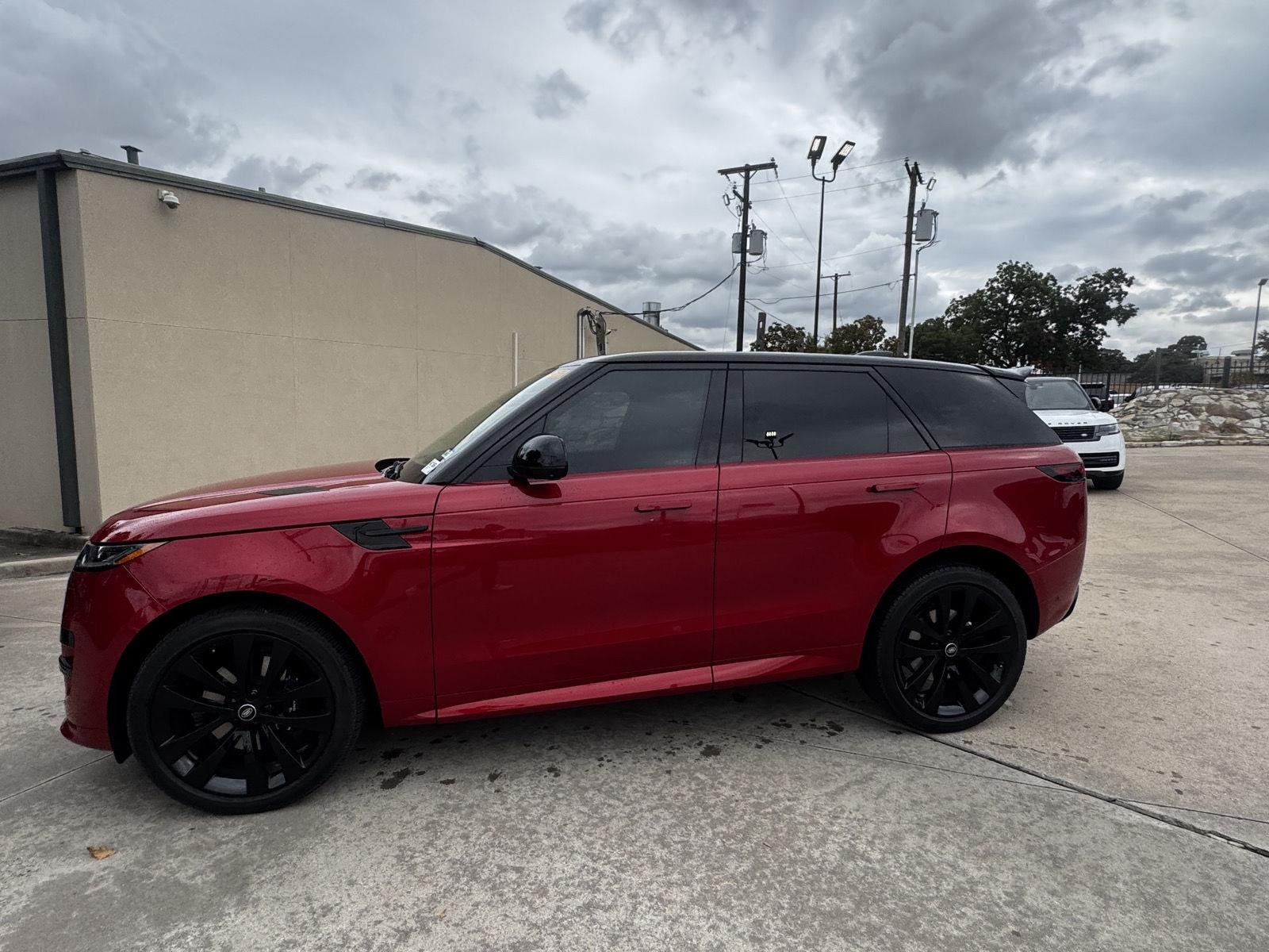 Used 2025 Firenze Red Land Rover Dynamic SE P400 image 3