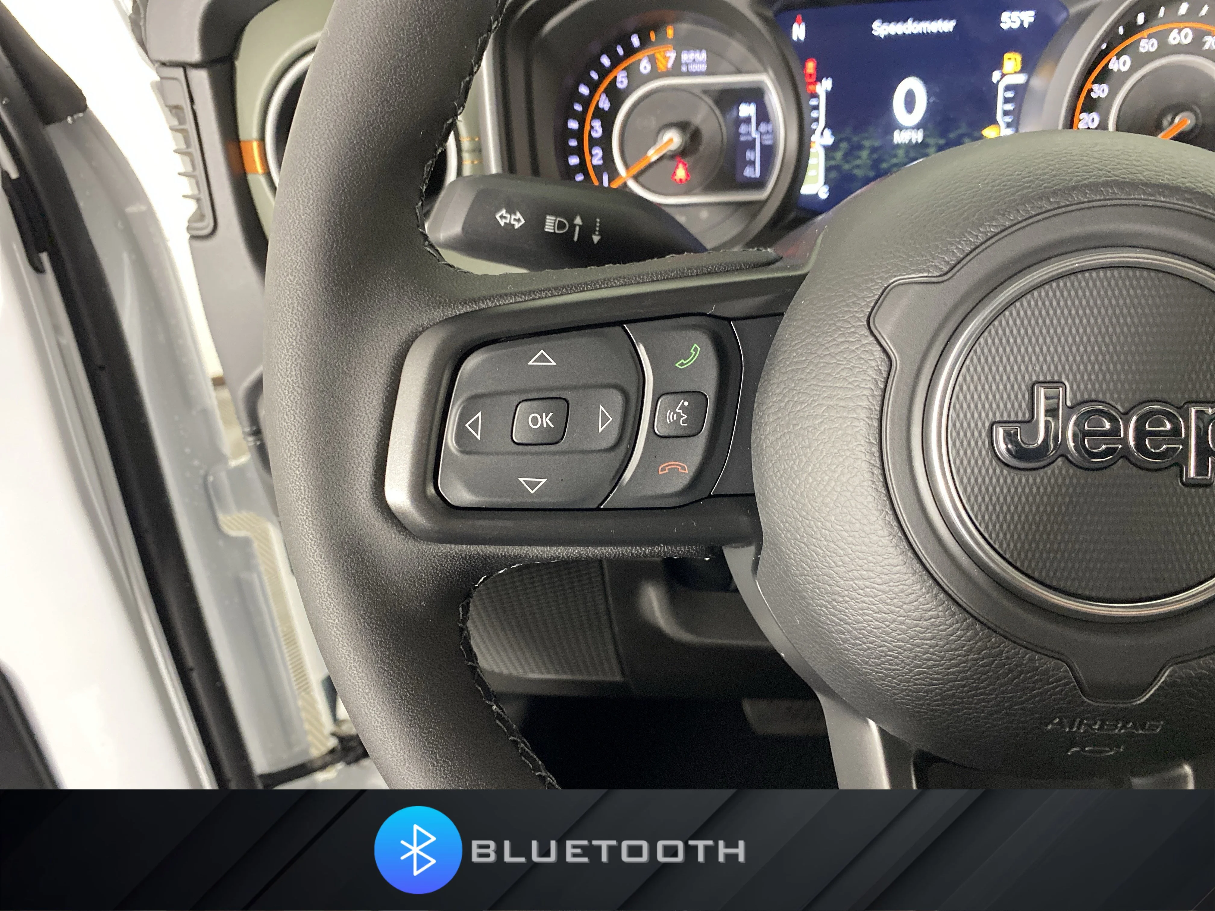 New 2026 Bright White Clear-Coat Exterior Paint Jeep Mojave X image 20