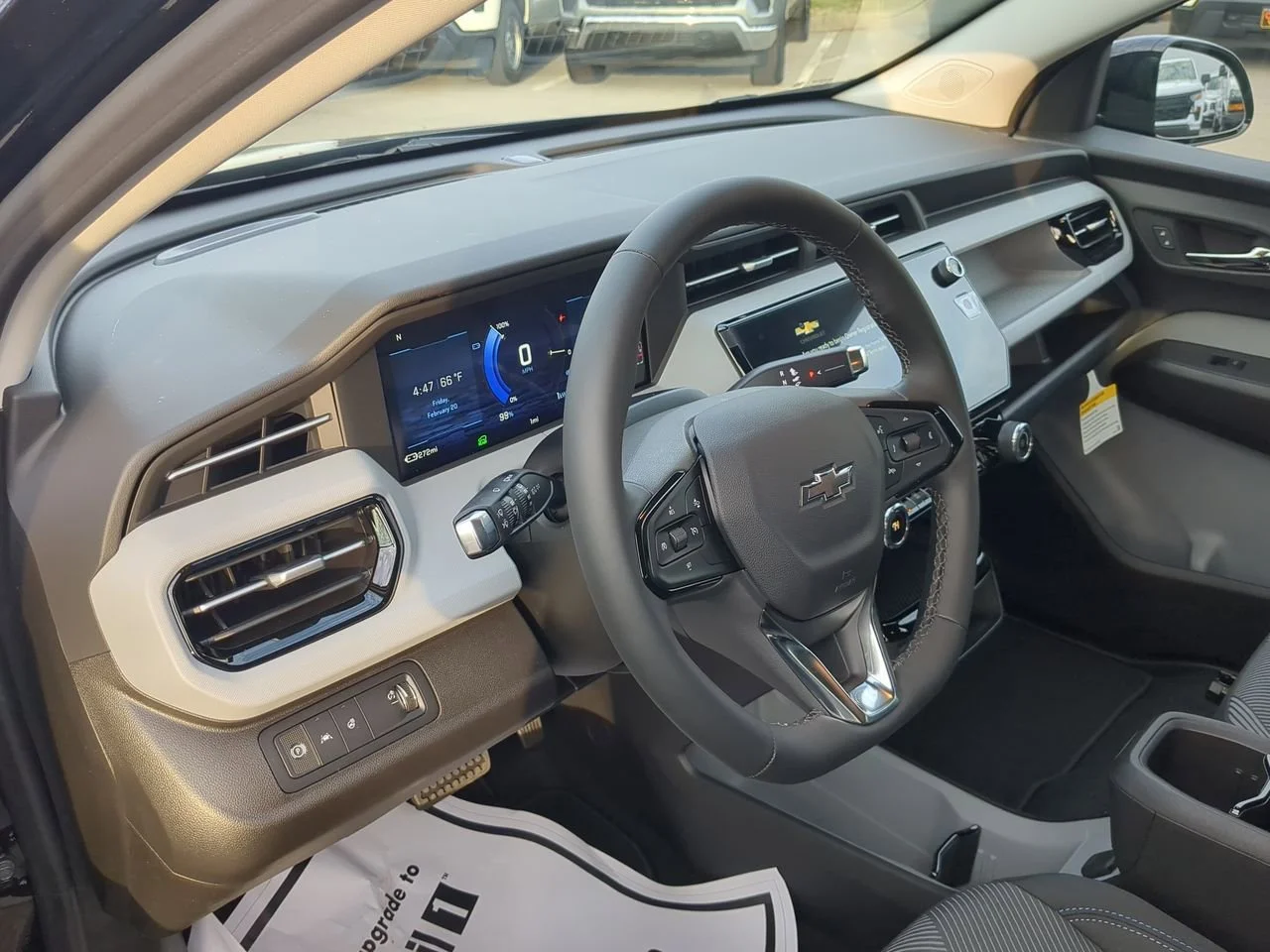 New 2027 Mosaic Black Metallic Chevrolet LT image 10