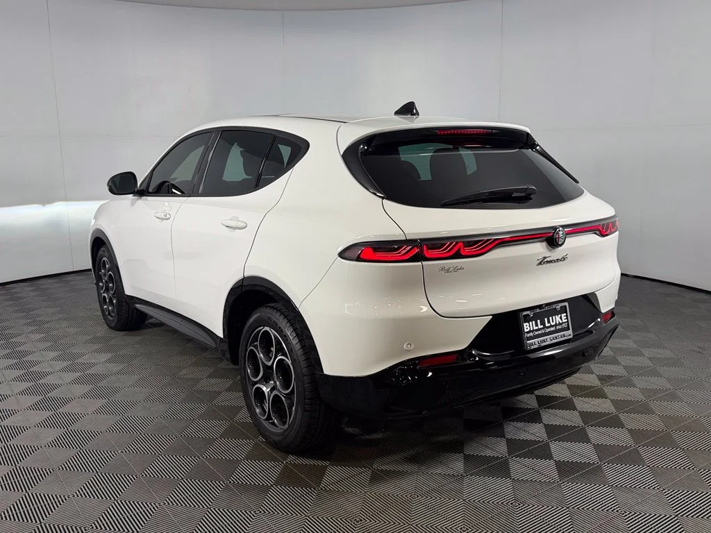 Certified Used 2025 White Alfa Romeo Base image 9
