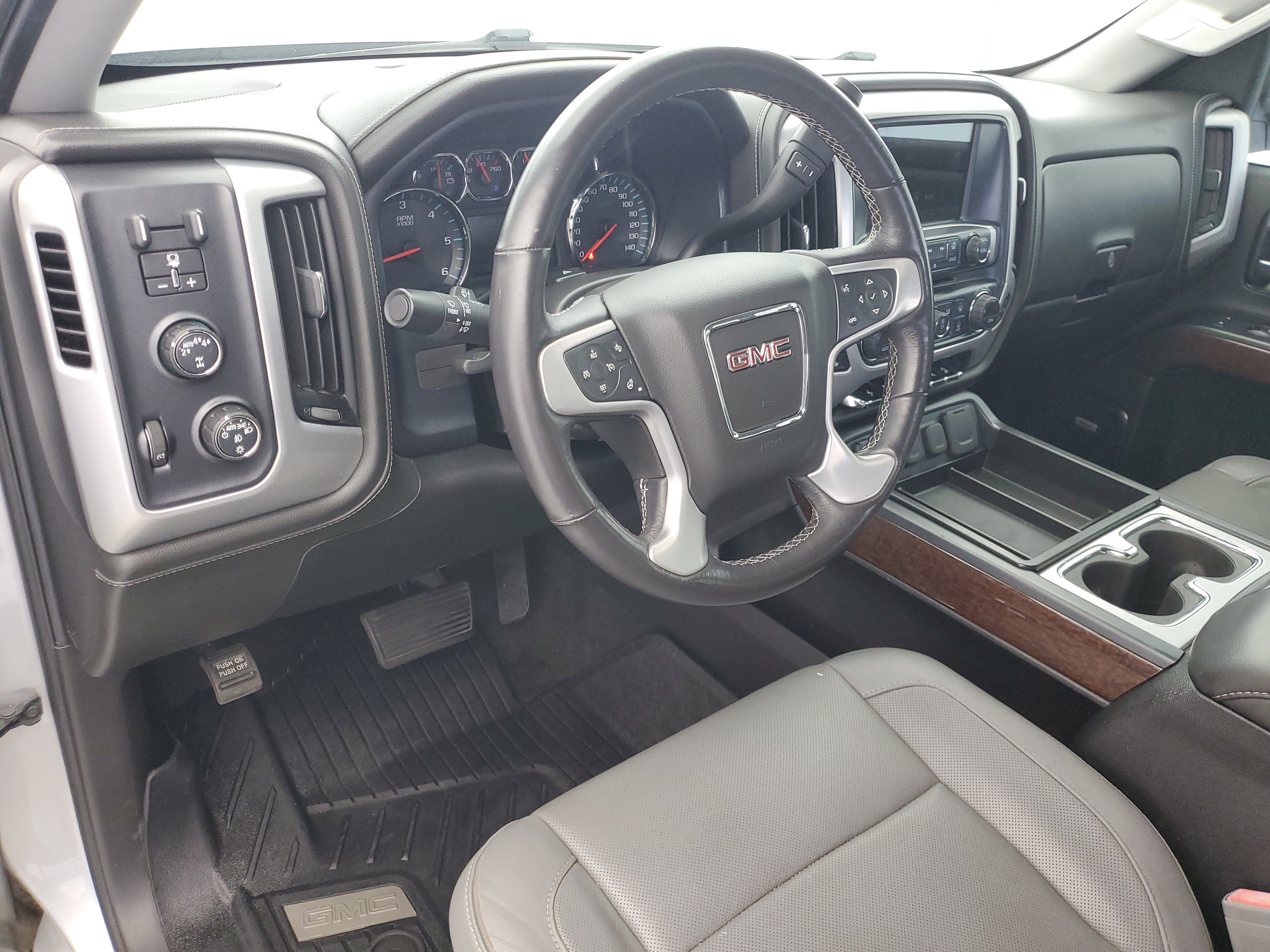 Used 2018 Quicksilver Metallic GMC SLT image 20