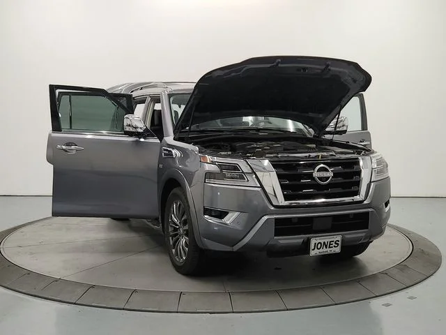 Used 2022 Gray Nissan Platinum image 11