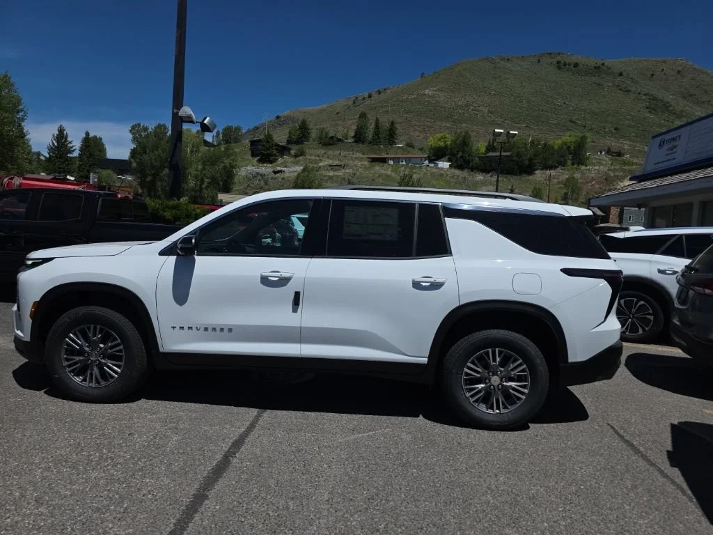 2026 Chevrolet Traverse LT - Photo 8