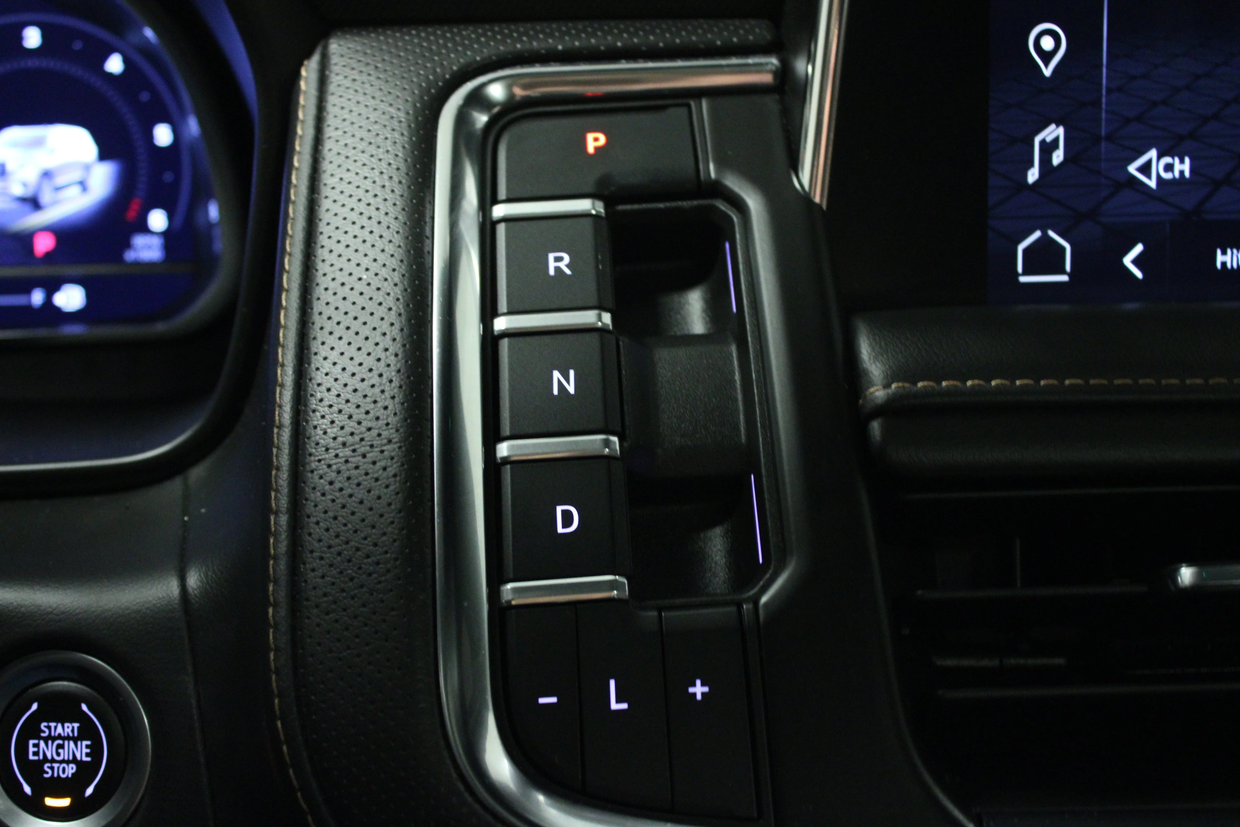 Used 2023 Onyx Black GMC AT4 image 17